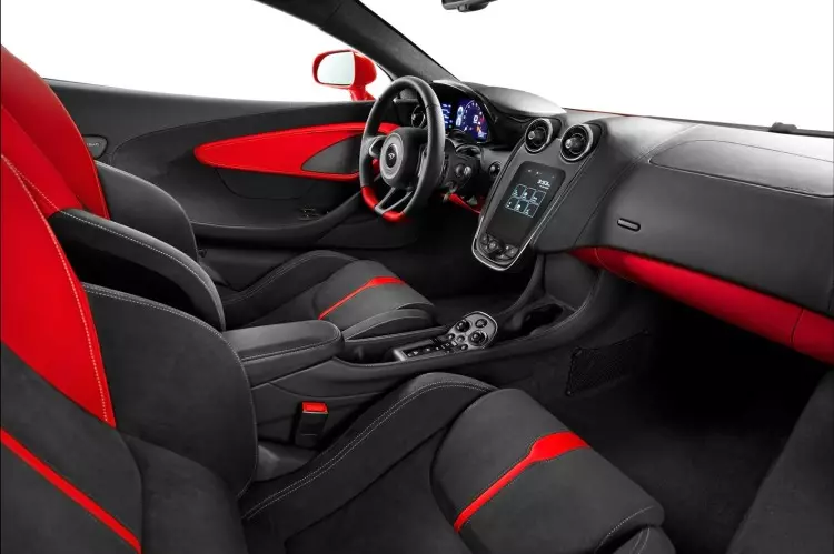 2015-McLaren-540C-Coupe-Interieur-1-1680x1050