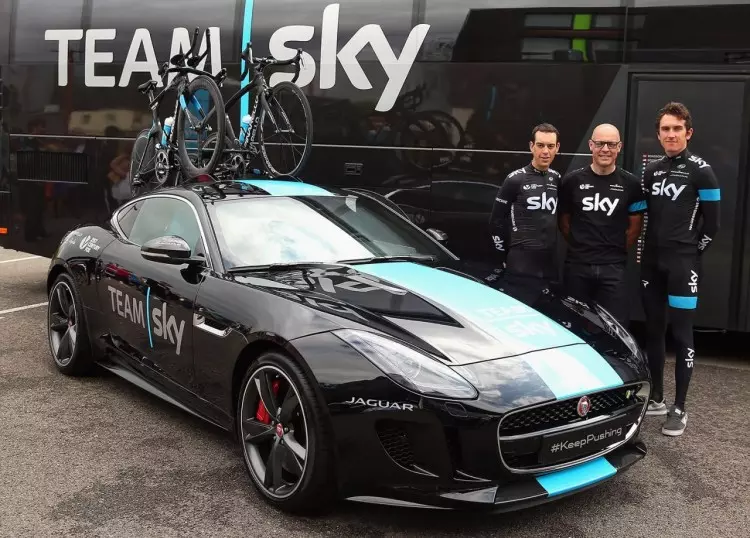 jaguar_f-tip_r_coupe_tour_de_france_2014_1