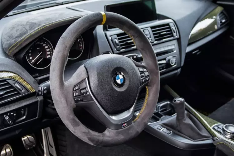 2014-ম্যানহার্ট-পারফরম্যান্স-BMW-M135i-MH1-400-Interior-5-1280x800