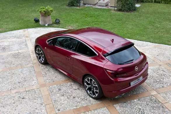 Opel Astra OPC: Шинэ зургууд 22646_5