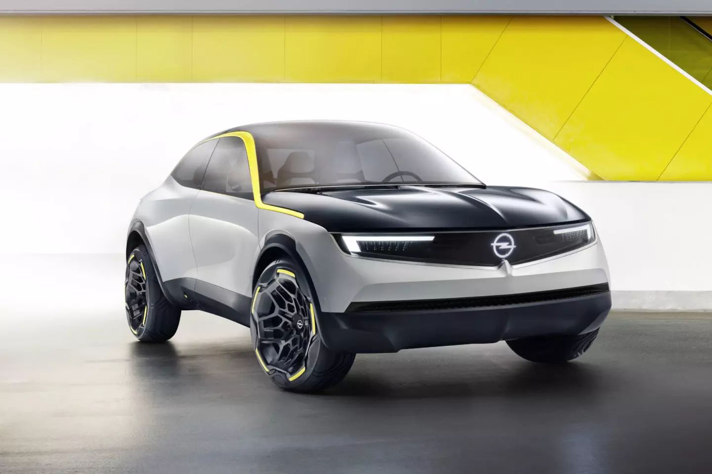 Experimentálny Opel GT X 2018