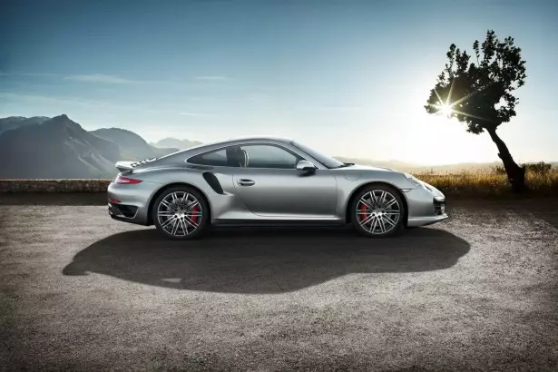 Porsche-911-Turbo-991-7 [4]