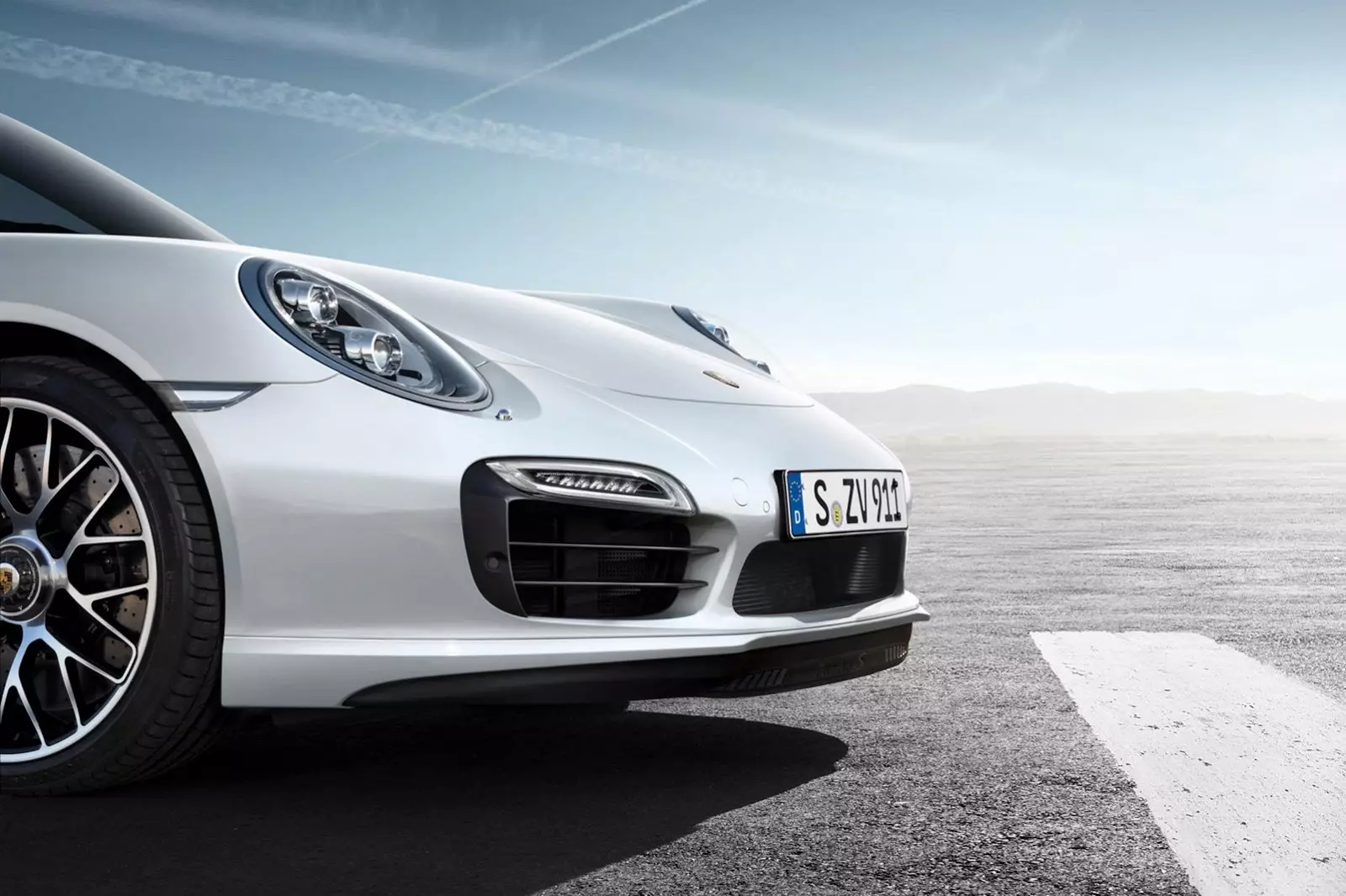 Porsche 911 Turbo և Turbo S 2014. Նորացված պատկերակ 22677_4