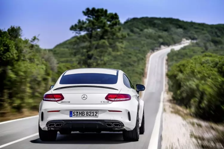 አዲስ ሜርሴዲስ-አምግ c63 coupe 17