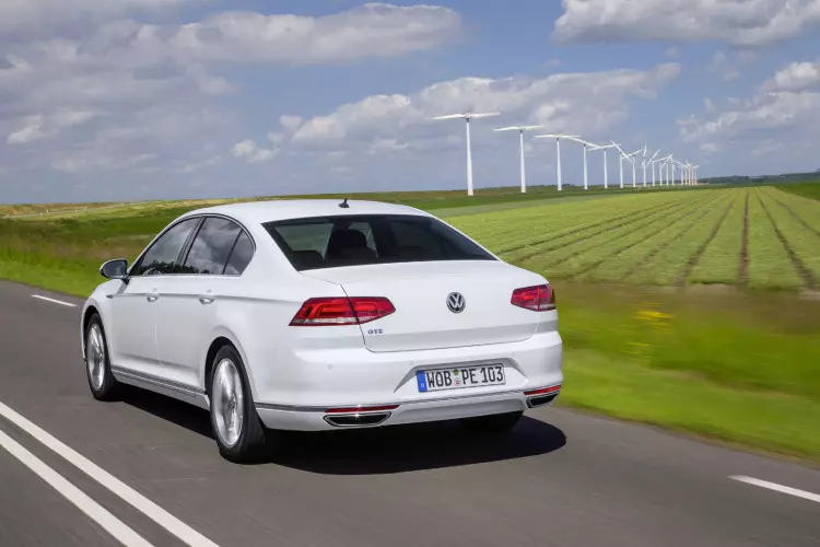 Яңа Volkswagen Passat GTE хәзер Португалия өчен бәяләргә ия 22709_1