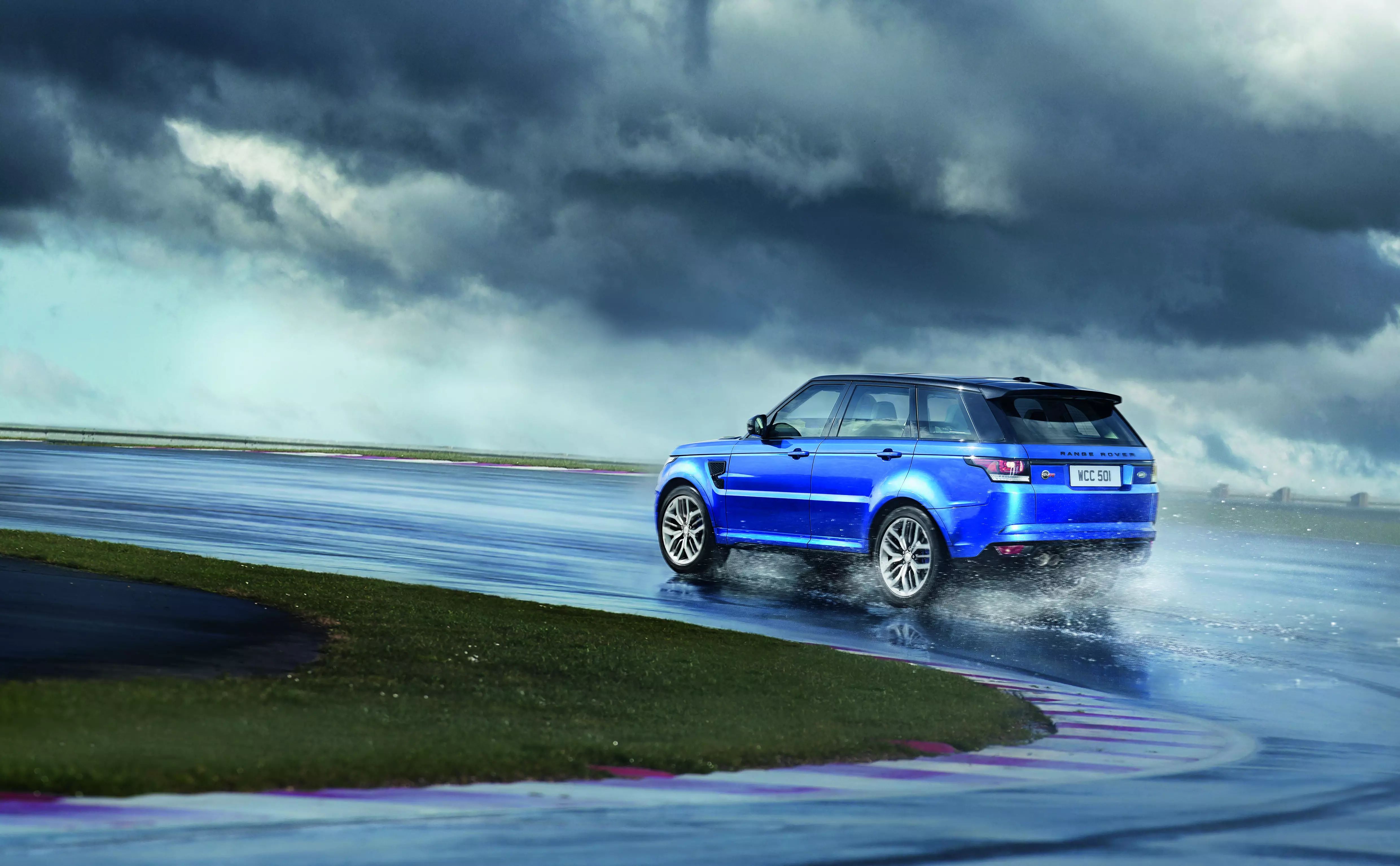 Range Rover Sport SVR: شاسی بلندی که عجله دارد 22712_3