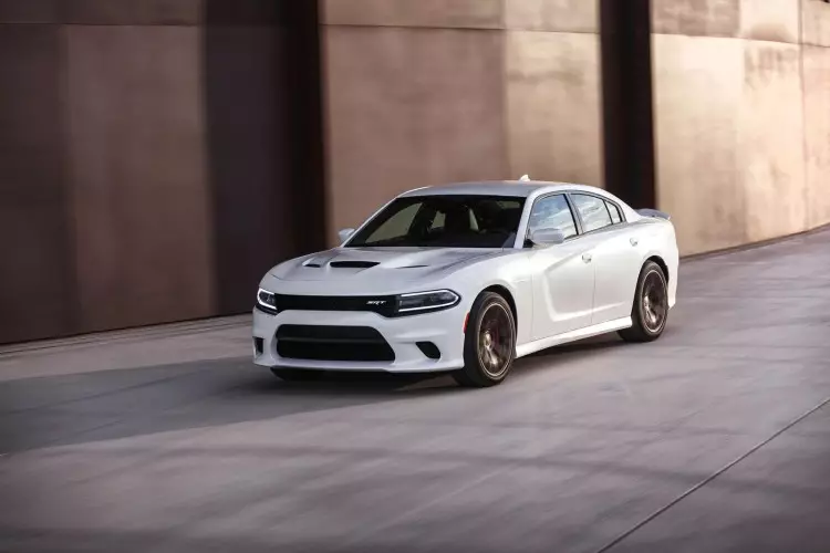 דודג' צ'ארגר SRT Hellcat 16