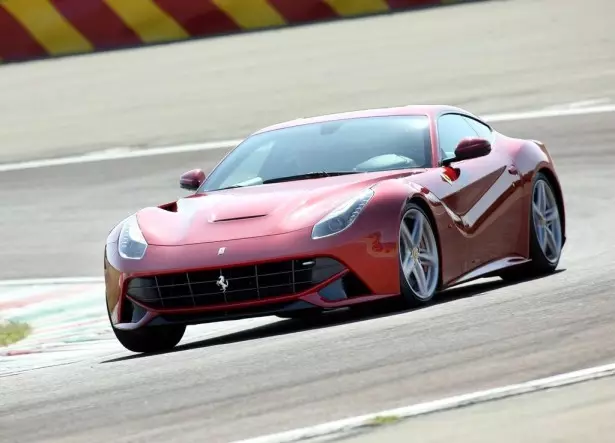 فيراري- F12berlinetta