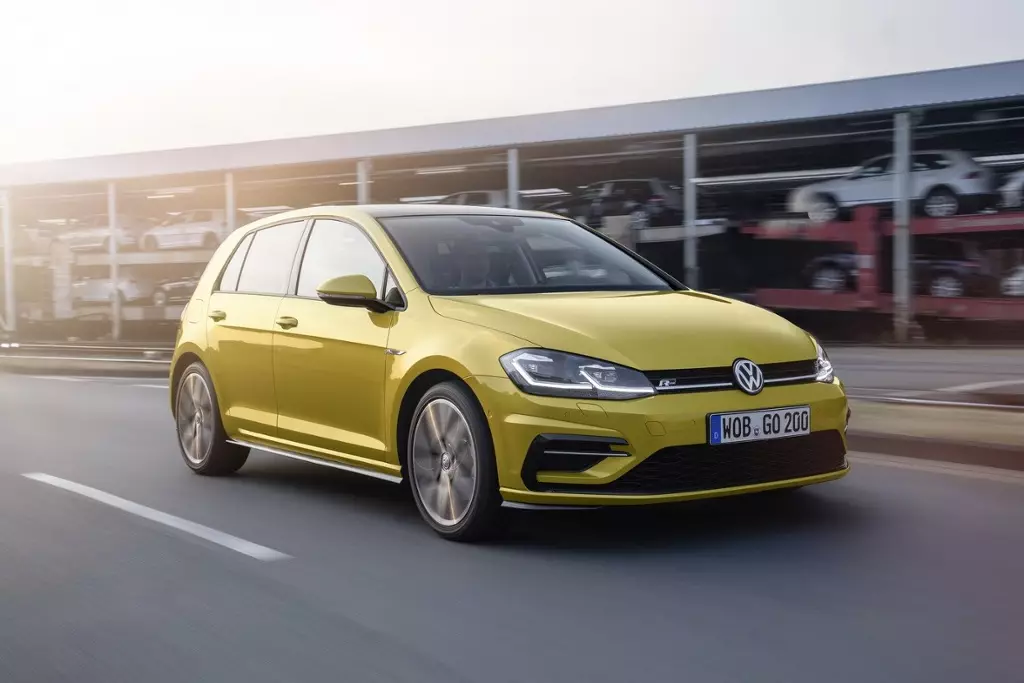 Sistemụ ịnya ụgbọ ala nke nwere onwe maka Volkswagen Golf ọhụrụ. Kedu ka o si arụ ọrụ? 22827_2