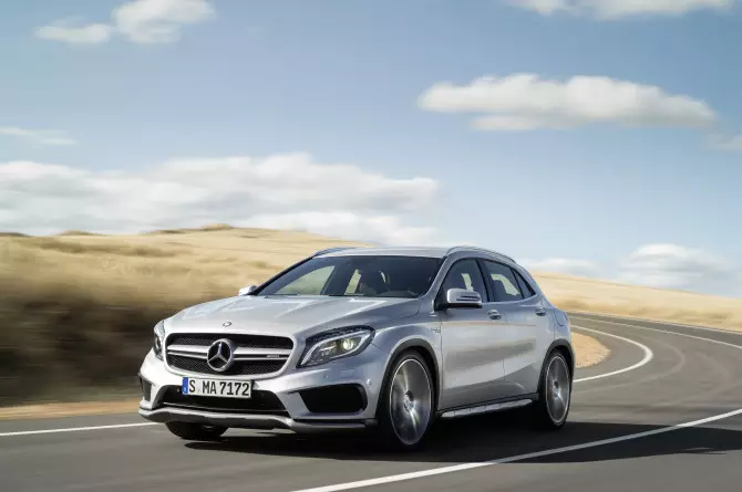 메르세데스 벤츠 GLA 45 AMG (X 156) 2013