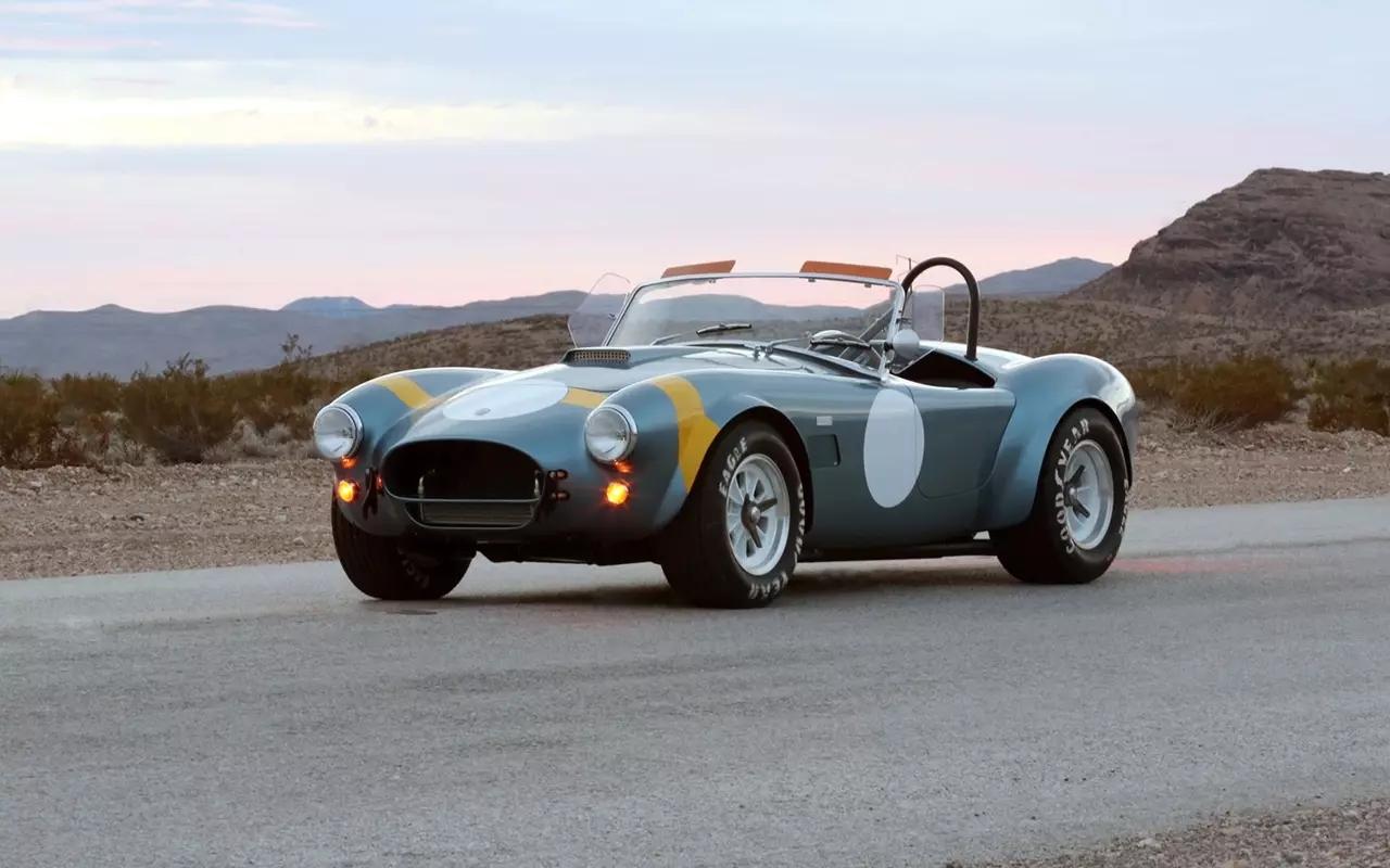 I-FIA Shelby Cobra 289: Inganekwane Ezalwe Kabusha Eminyakeni engama-50 Kamuva 22949_5