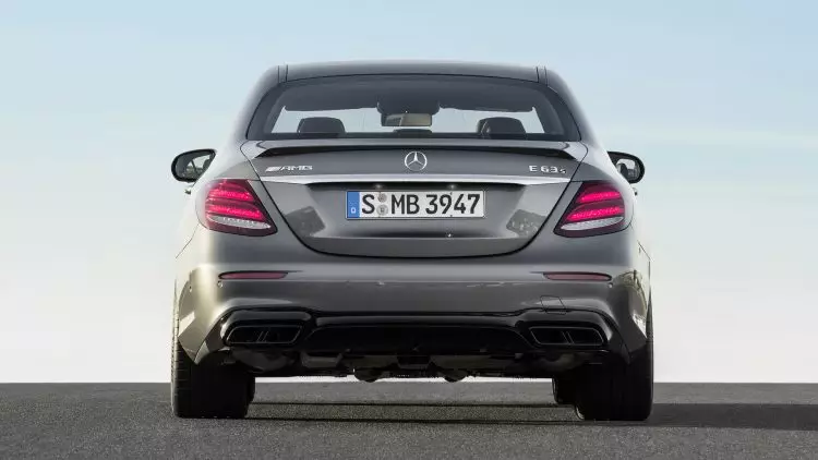 Mercedes-AMG E63 nthuav tawm: 612 hp thiab 