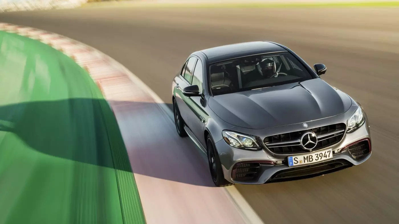 Mercedes-AMG E63 dévoilée : 612 ch et « Drift Mode » 23155_3