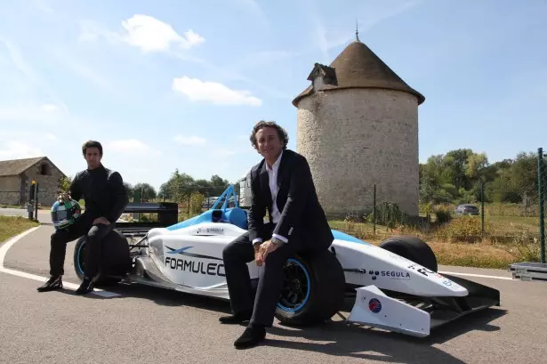 Formula E – Videi draudzīga un apstiprināta ar Mclaren dzinēju 23201_1