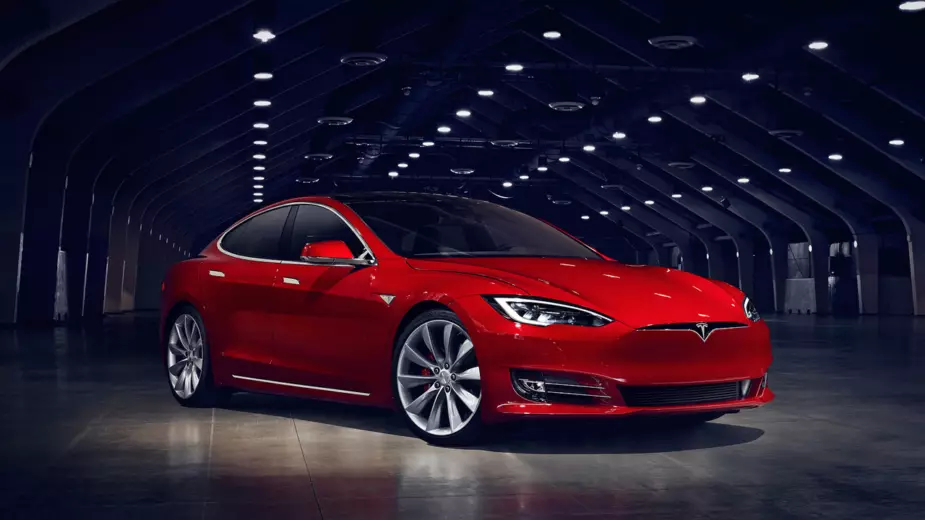 Tesla Model S bland de tre snabbaste produktionsbilarna någonsin