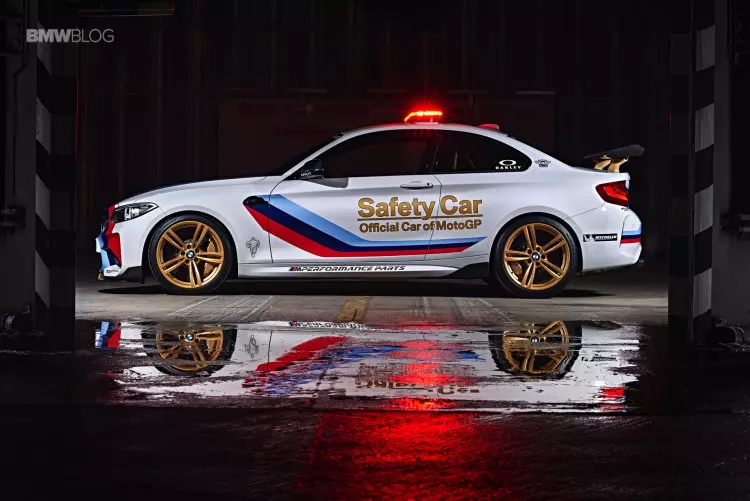 I-BMW-M2-MotoGP-Safety-Car-29