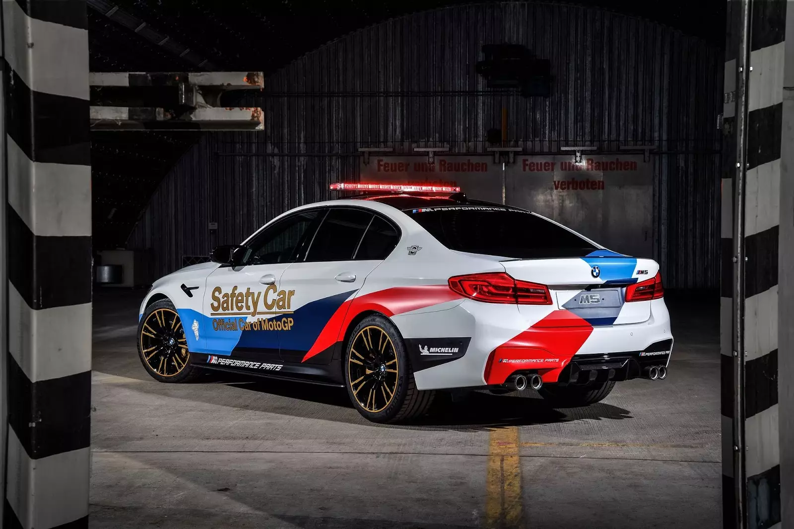 BMW ינטראָודוסיז MotoGP 2018 M5 Safety Car 23316_1