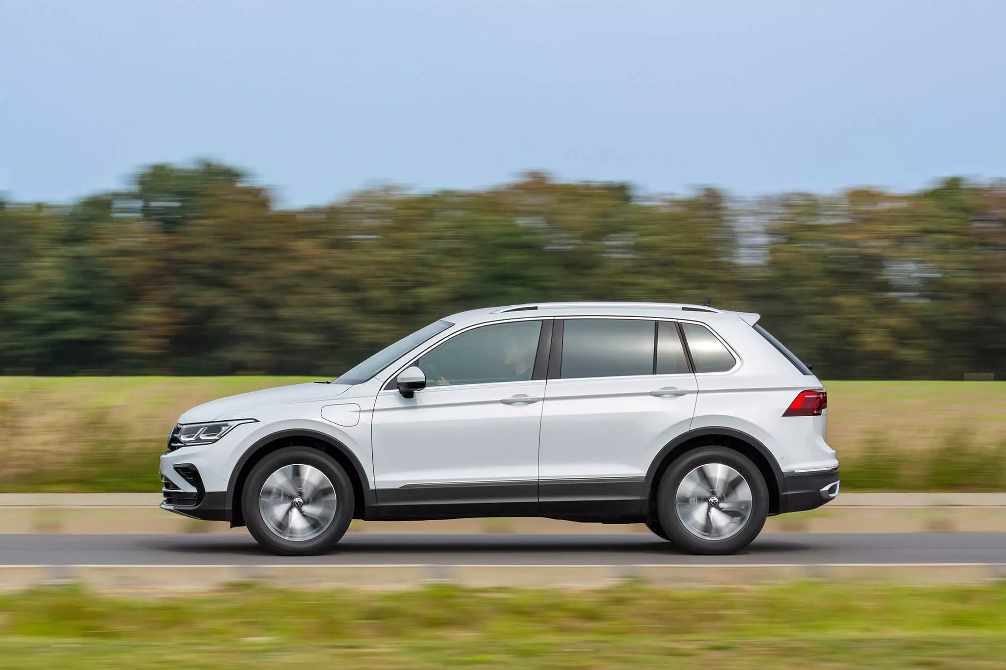 Volkswagen Tiguan eHybrid (Фольксваген Тигуан)