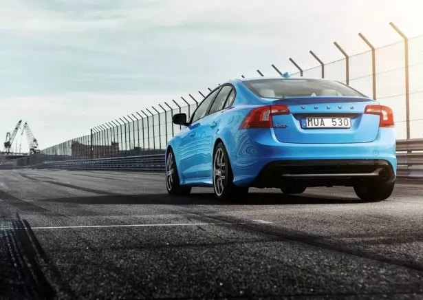 I-Volvo S60 Polestar