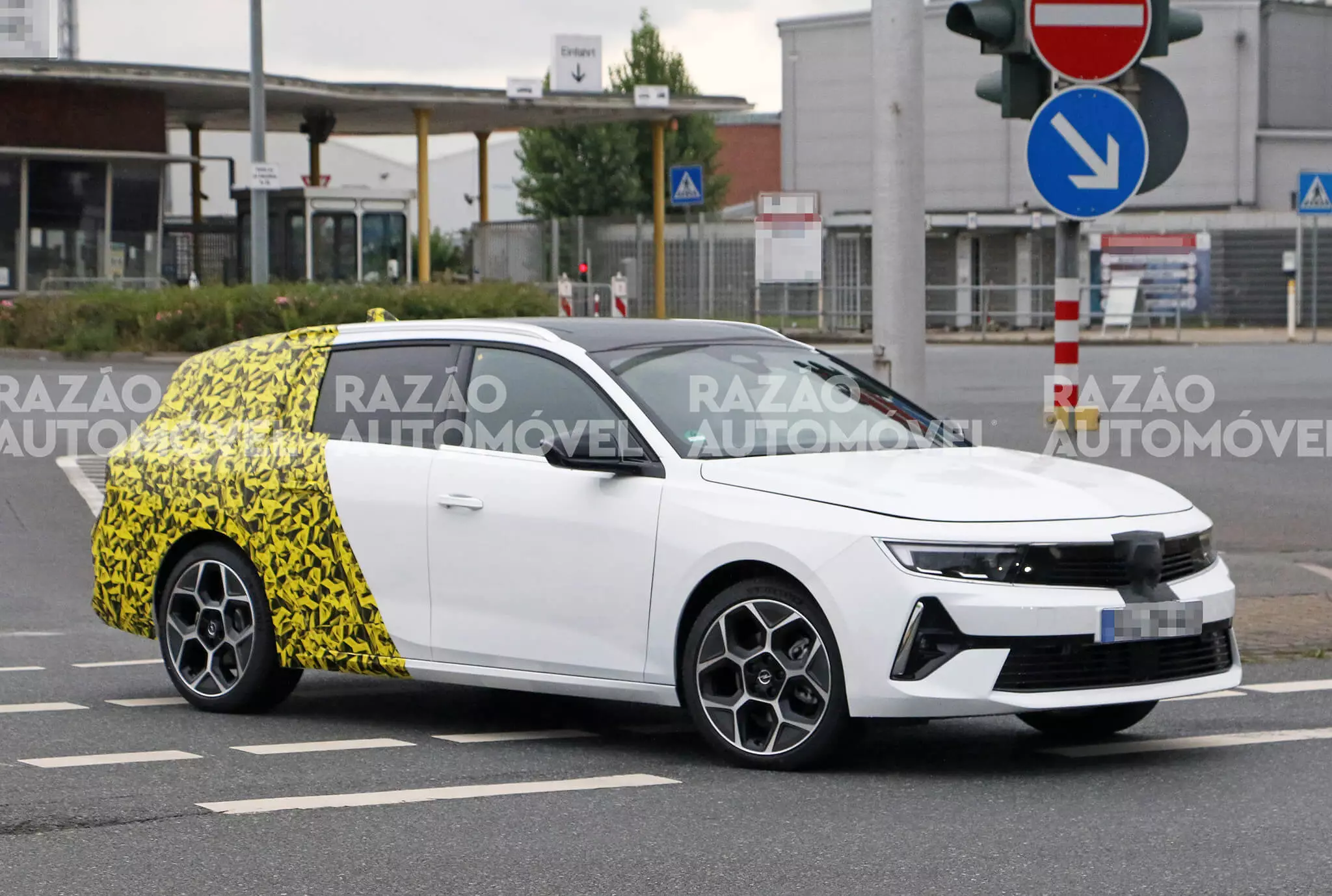 Opel Astra šnipinėjimo furgonas