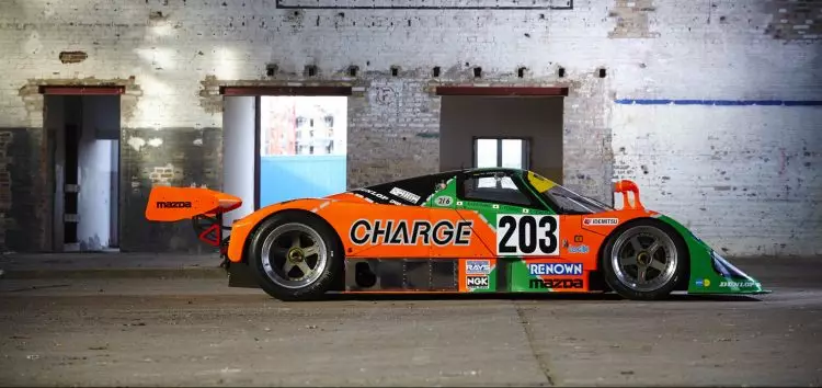 Mazda 767B သည် Amelia ကျွန်းလေလံတွင် ခေါင်းကြီးပိုင်းဖြစ်သည်။ 23797_3