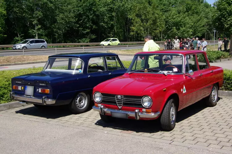 Alfa_Romeo_Džulija_1