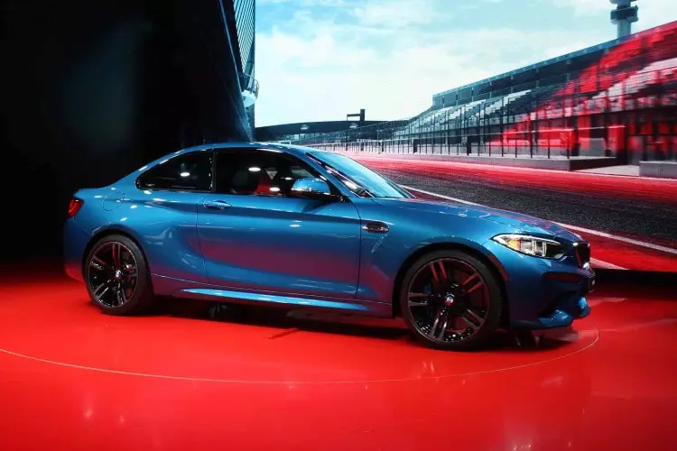 2016-yil-BMW-M2-9