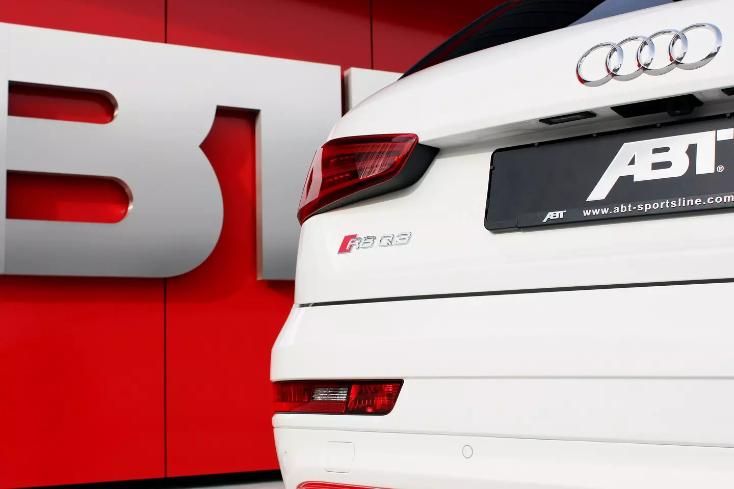 La nova Audi RS Q3 de ABT Sportsline liveras 410 ĉevalfortojn 23931_3