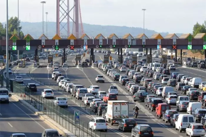 25 de Abril bridge tolls