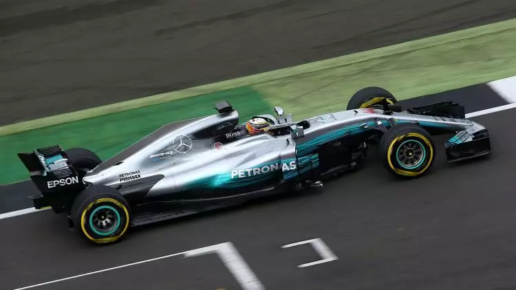 Autoen fir déi nei Formel 1 Saison 23990_5