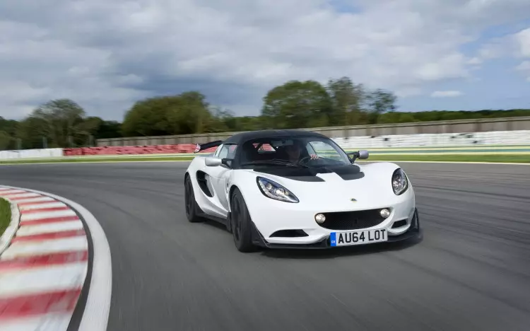 2015-yil-Lotus-Elise-S-Cup-Motion-12-1680x1050