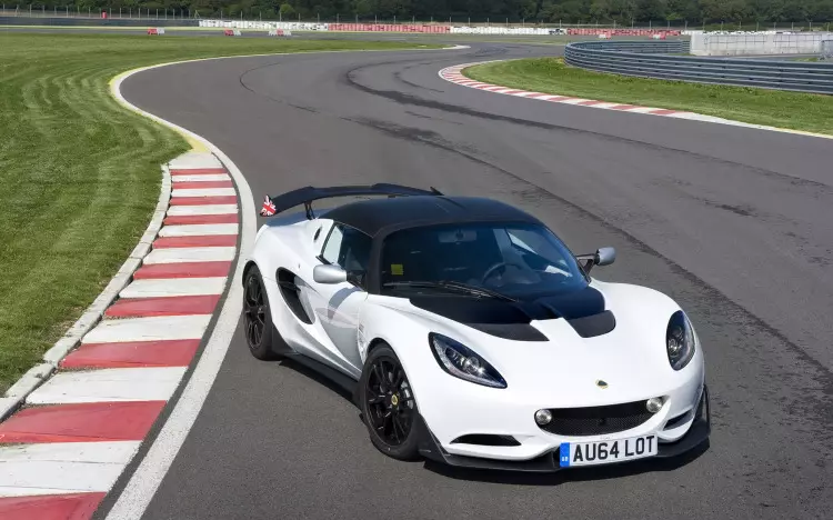 2015-Lotus-Elise-S-Cup-Static-1-680x1050