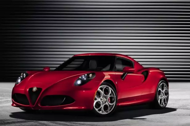 Alfa-Romeo-4C-01[2]