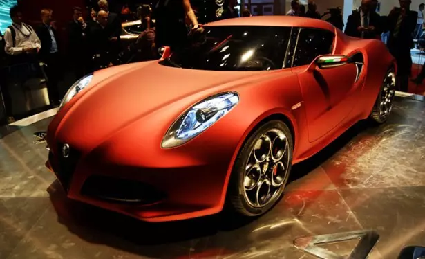 Espia ifoto - Alfa Romeo 4C ithathwe eTurin 24117_4