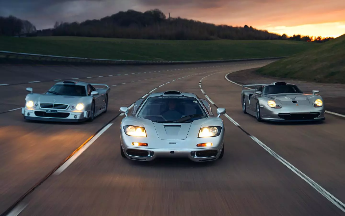 Mercedes-Benz CLK GTR, McLaren F1, Porsche 911 Straßenverzija