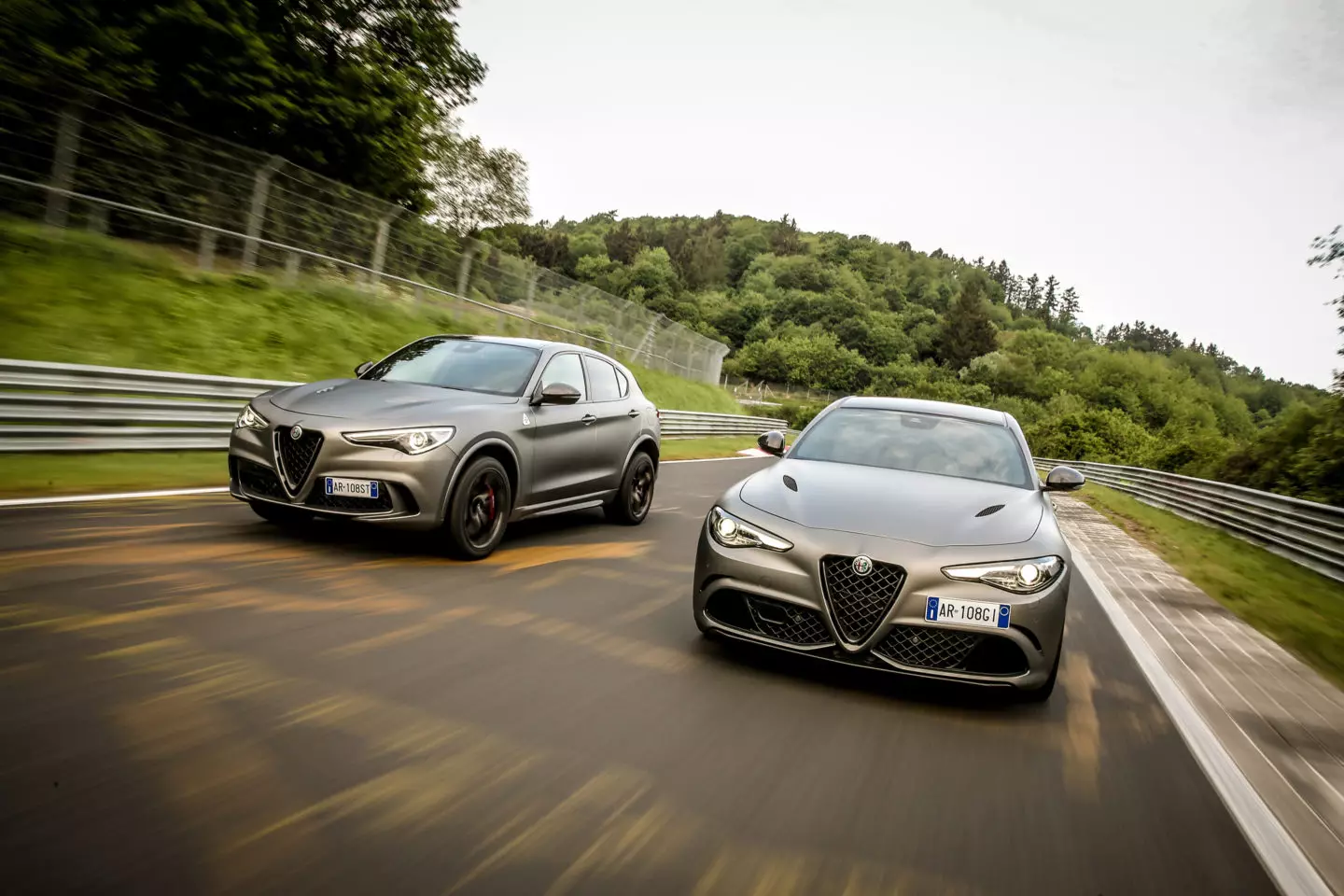 Alfa Romeo Stelvio a Giulia Quadrifoglio