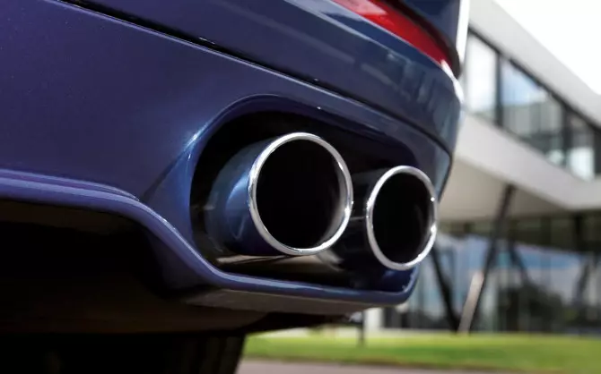 2013-BMW-Alpina-B7-Biturbo-Details-Tailpipes-1280x800