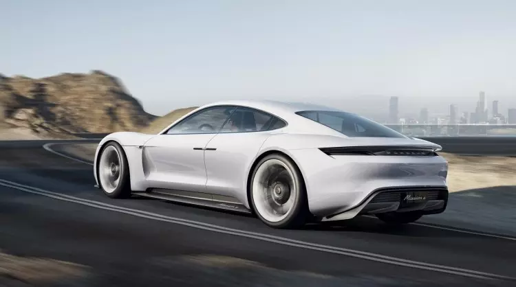 Porsche_Mission_E_2015_05