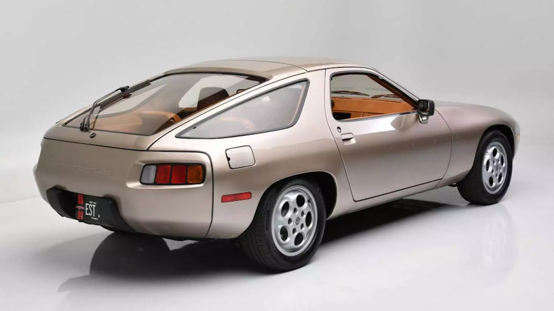 Porsche 928