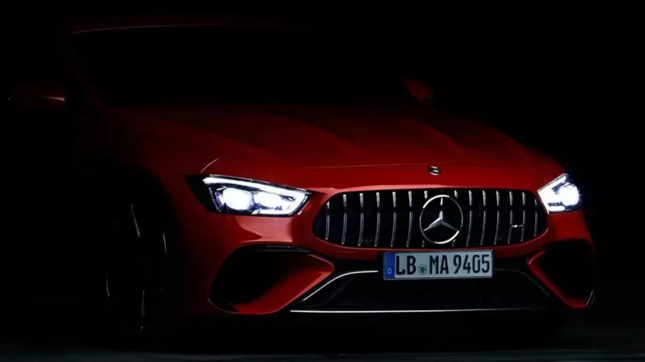 800 એચપી કરતાં વધુ? પ્રથમ હાઇબ્રિડ Mercedes-AMG GT તેનો ચહેરો દર્શાવે છે