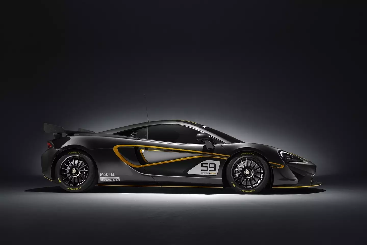 McLaren 570S GT4: mochini bakeng sa bakhanni ba bonolo le ho feta ... 24712_1