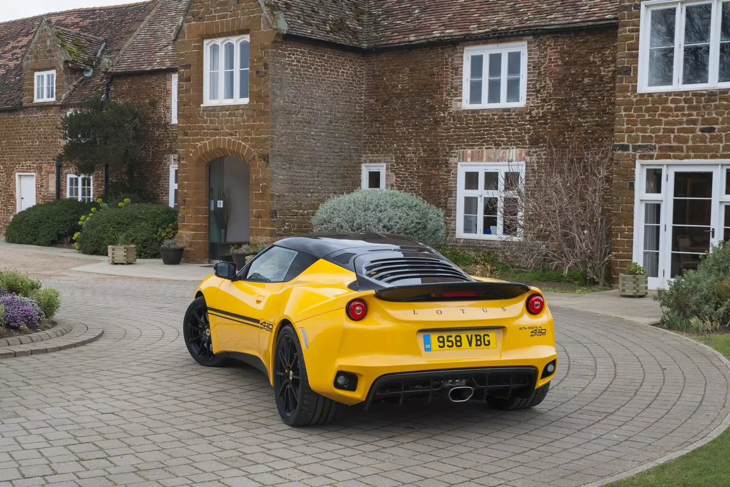 Lotus Evora Ta'aloga 410