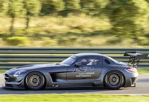 AMG अभी भी पार्टी कर रहा है - SLS AMG GT3 45वीं वर्षगांठ 24803_1