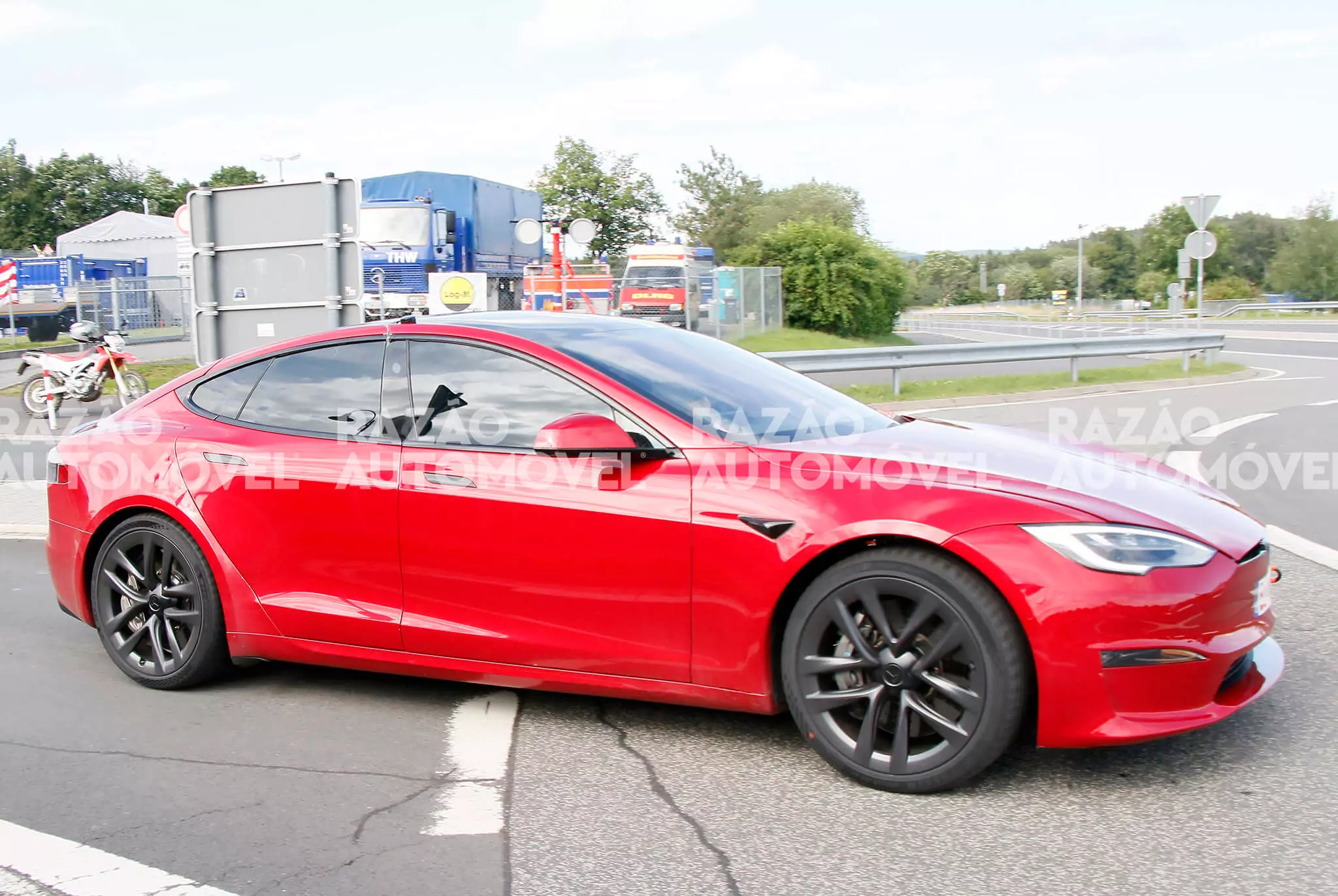 I-Tesla Model S Plaid