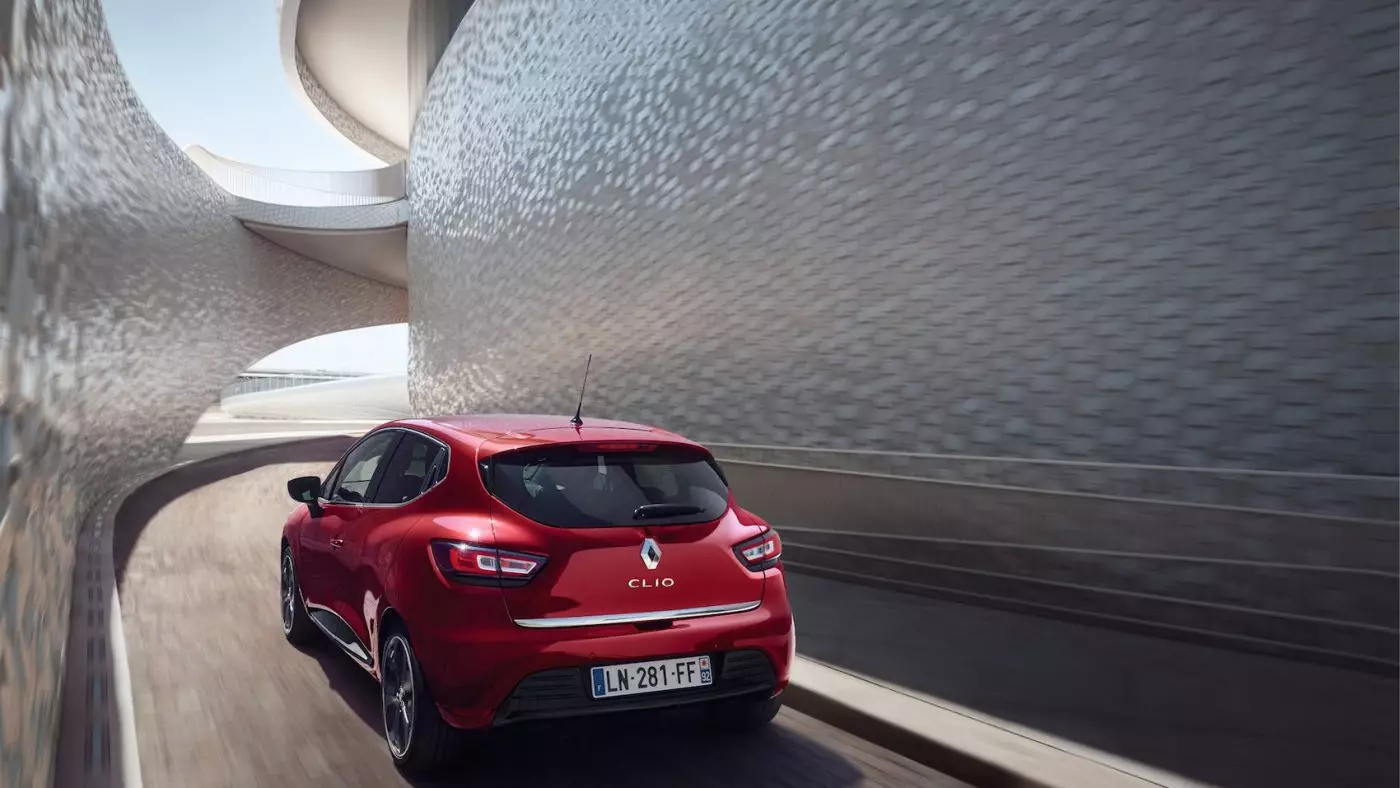 Renault Clio rinnovata dentro e fuori. Conosci tutte le novità 24837_1