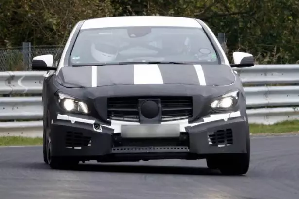 Mercedes CLA 45 AMG an Tester um Nürburgring Circuit gefaangen 24868_1