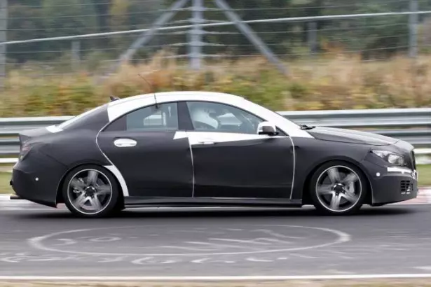 Mercedes CLA 45 AMG chycen při testech na okruhu Nürburgring 24868_3