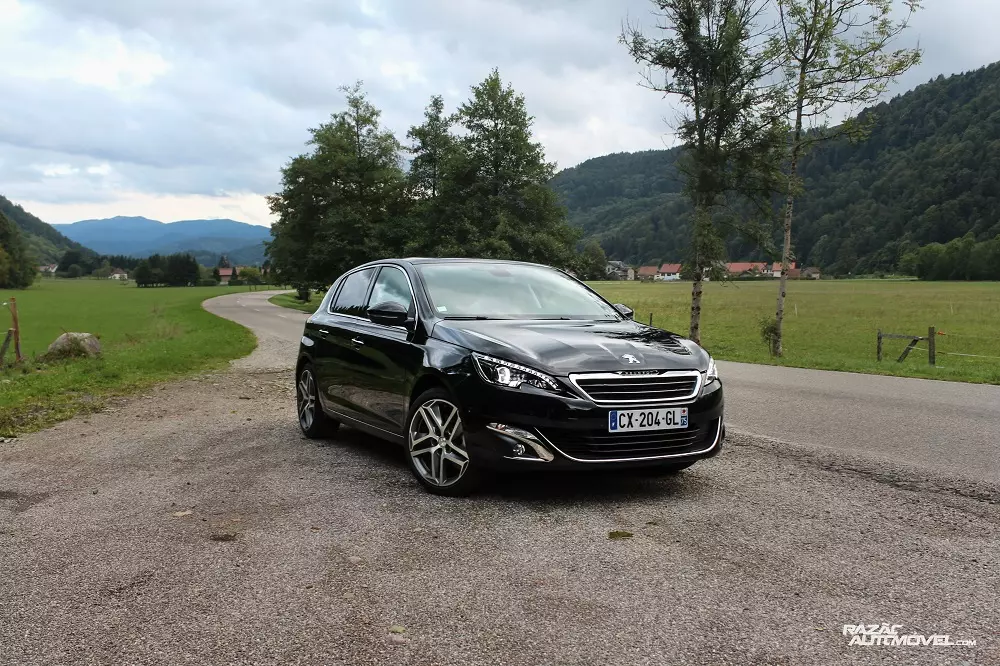 Демөөрчү видео: Жаңы Peugeot 308ди 12 күйөрман жана 4 блоггер сыналган
