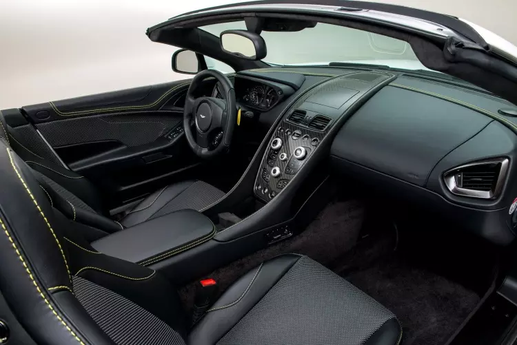 2015-Aston-Martin-Works-60th-Aniversary-Vanquish-Interior-1-1680x1050