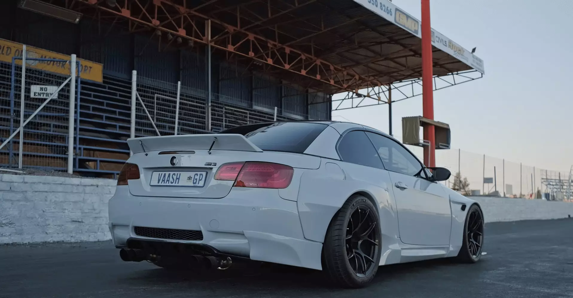 BMW M3 فراری انجن